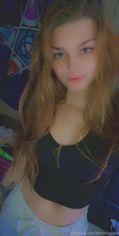 I’m feeling super cute in this new outfit❤️😋😍💦
