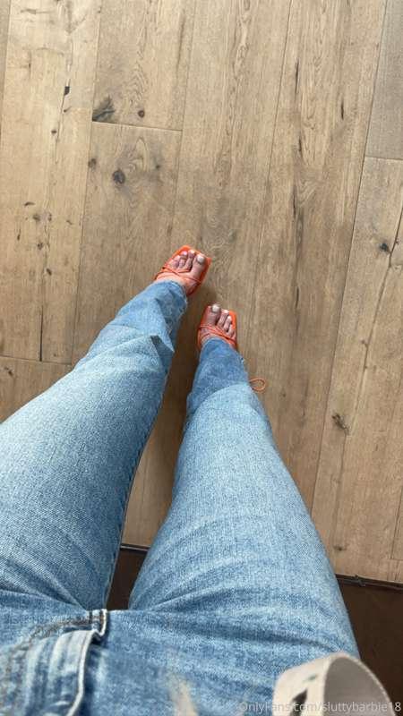 Where are my feet lovers??? 🦶