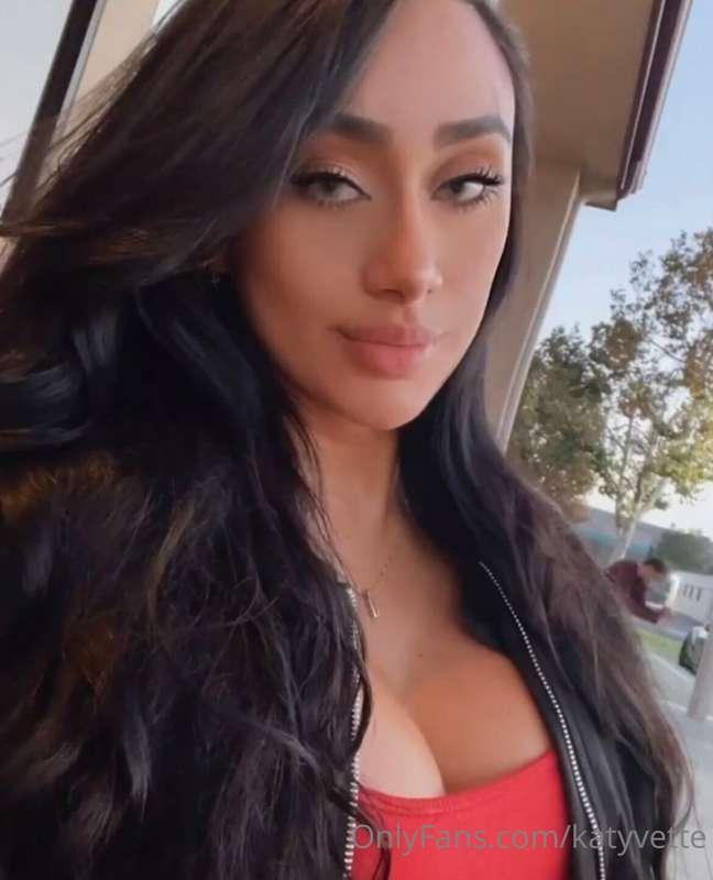 How's your friday going?🥳
