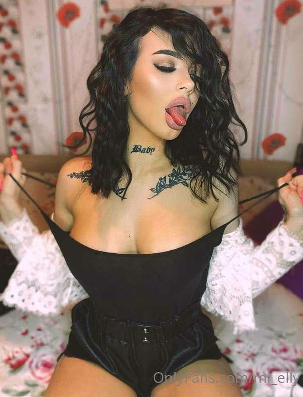 Just dropped my top, wanna take a peek?