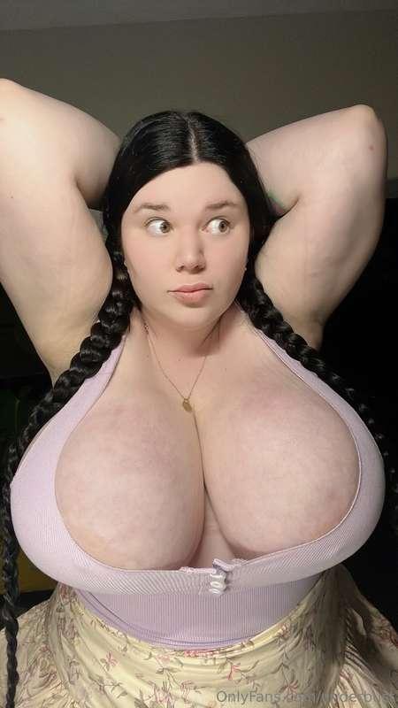 underbust image #0