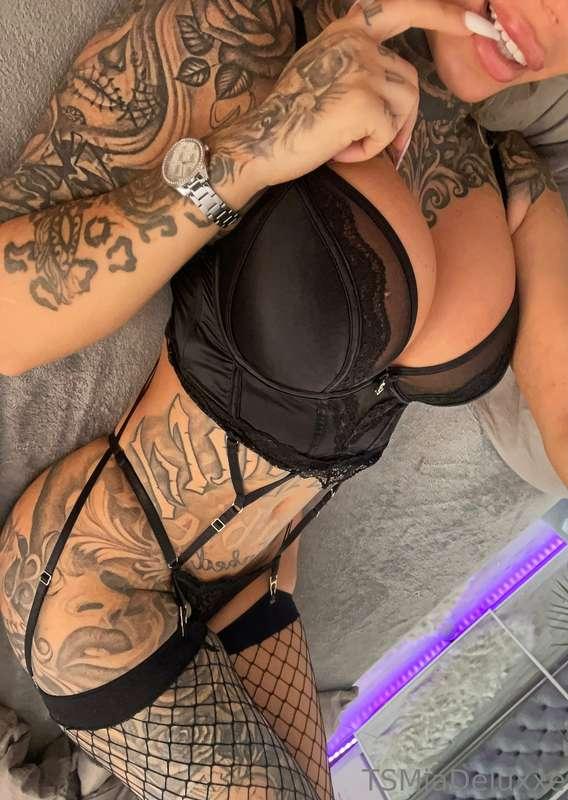 🤤🖤  Come here