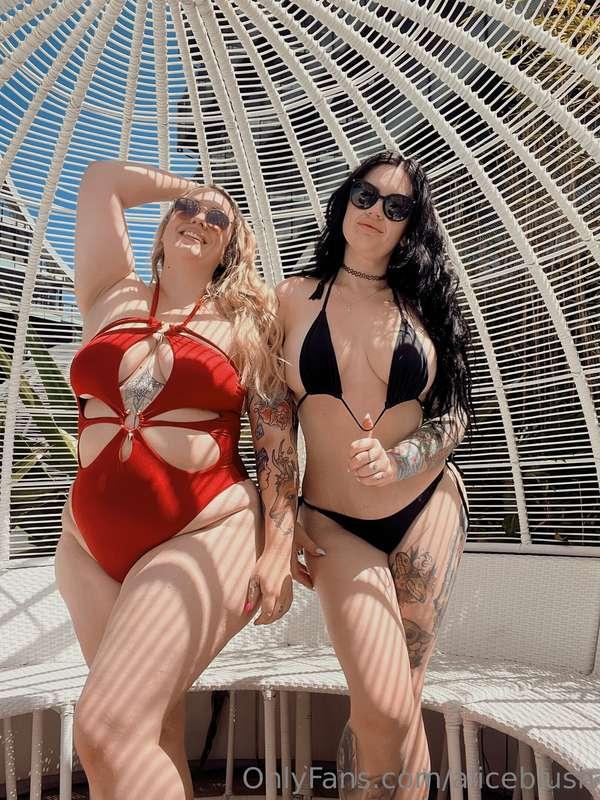 Pool side babes