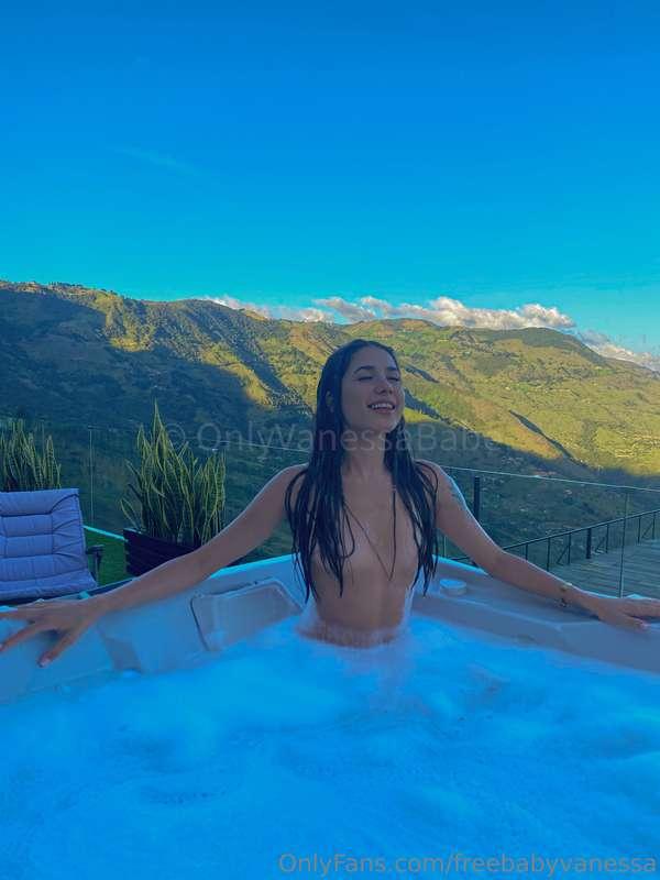 Are you thinking dirty… or feeling it too? 🙈💦