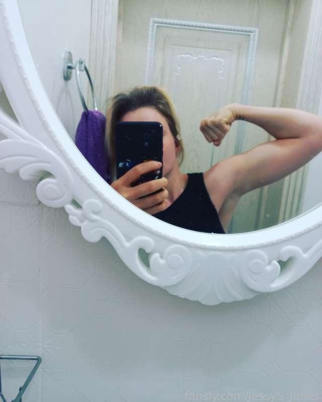 Hey, good mood, and I'm just getting my fitness back

#fitness #fyp #muscular #gfe #girlnextdoor #custom #sexting