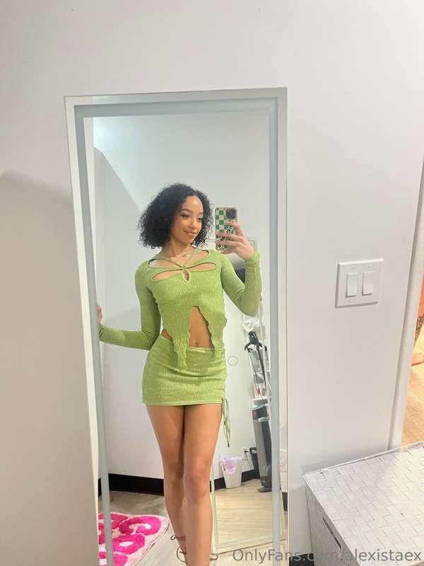 shot something really hot in this 💚