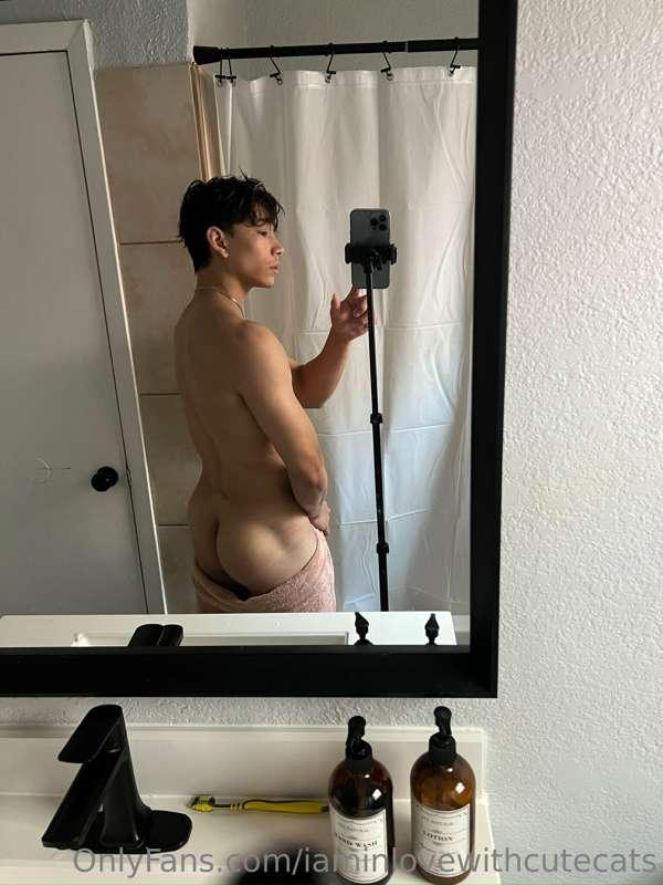oops, that towel dropped 😉