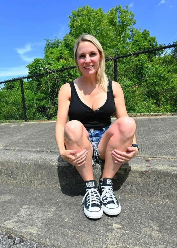 Converse and cleavage are the dynamic duo of a 40-something ..