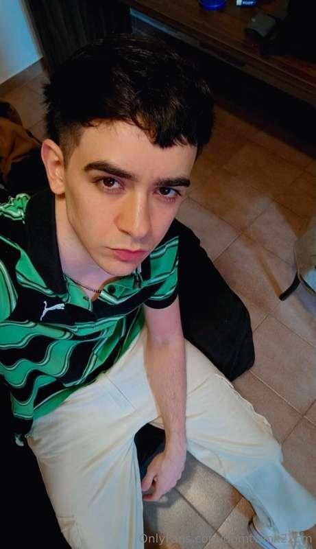 Hi baby, a short introduction about me: I’m 22 y/o, I’m a pe..