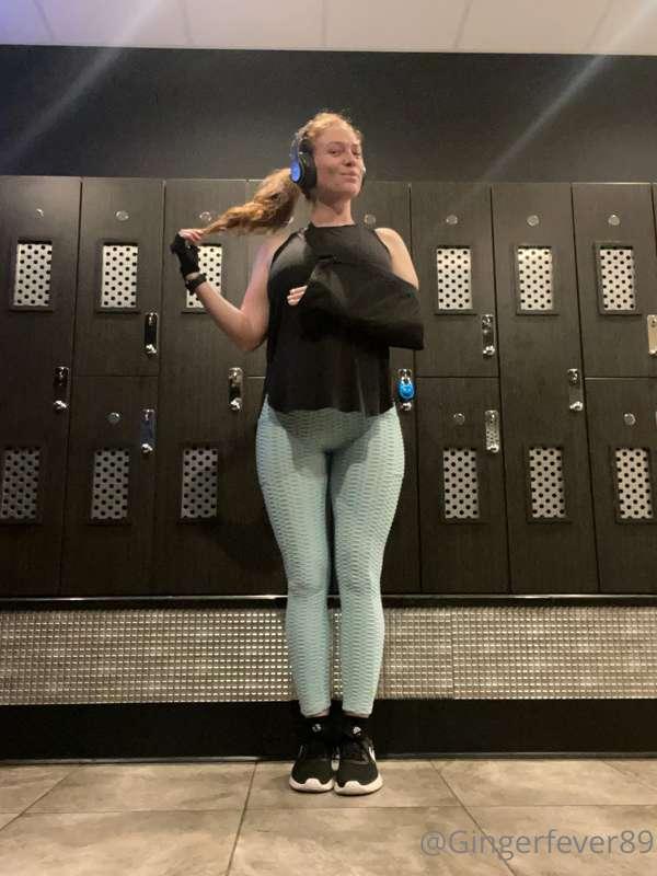 When you are clumsy AF and you injure your shoulder worse bu..