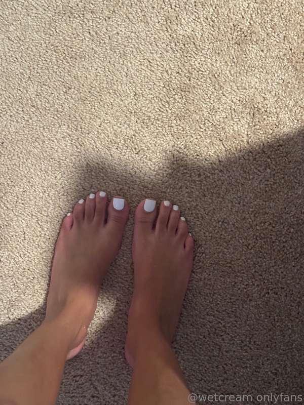 suck my toes 🤭