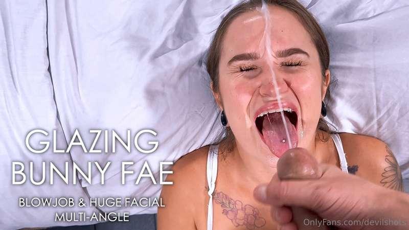 **NEW SCENE** **GLAZING BUNNY FAE** The hottie Bunny Fae sto..