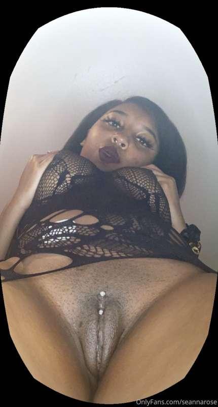 Hello from down below😝💦
