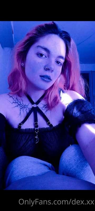 Your goddess is online now, come worship me 🛐 spoil me💸 and ..