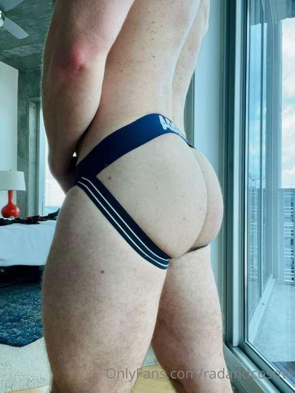 Cosmo's ass needs to be spread open, and to be filled with l..
