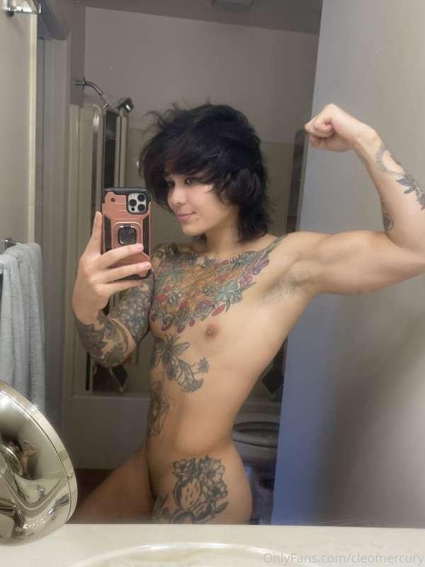 hehehe goodnight babes 😴💕 dream about me!