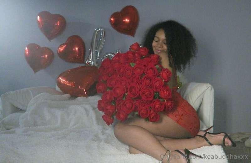 Can you tell I love flowers?🌹❤️ Spoil Me 🥰