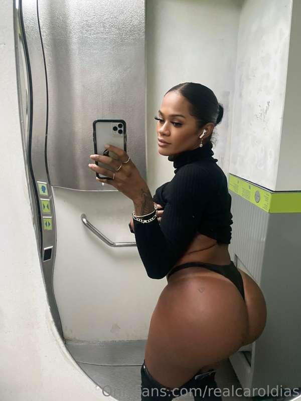 whenever I see a mirror 😅🍑