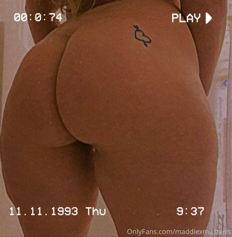 A$$ & Tittie$ 🤪🤤 spam me with likes and tips and I will send..