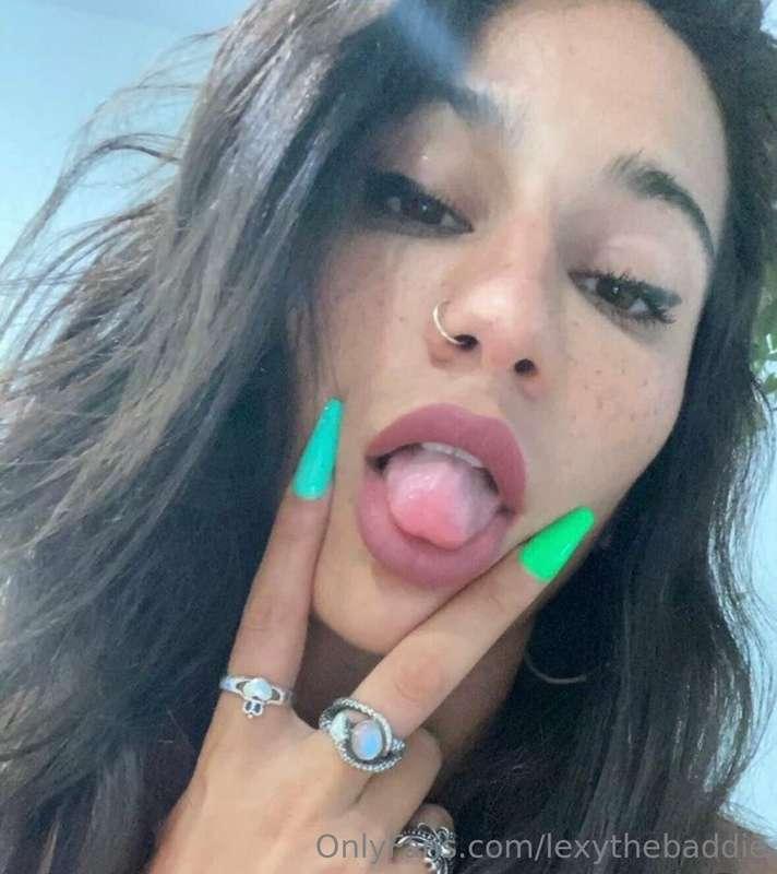 MOOD 👅
