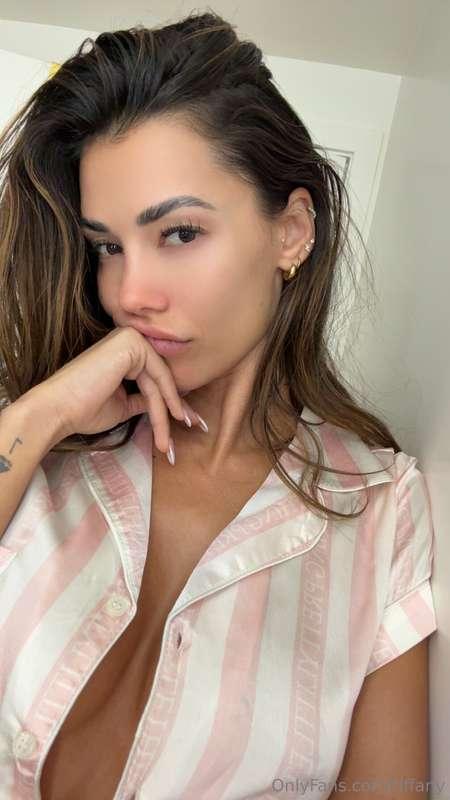 who's online and feeling naughty? 👀 ⭐️ TIP $5 if you're ONLI..