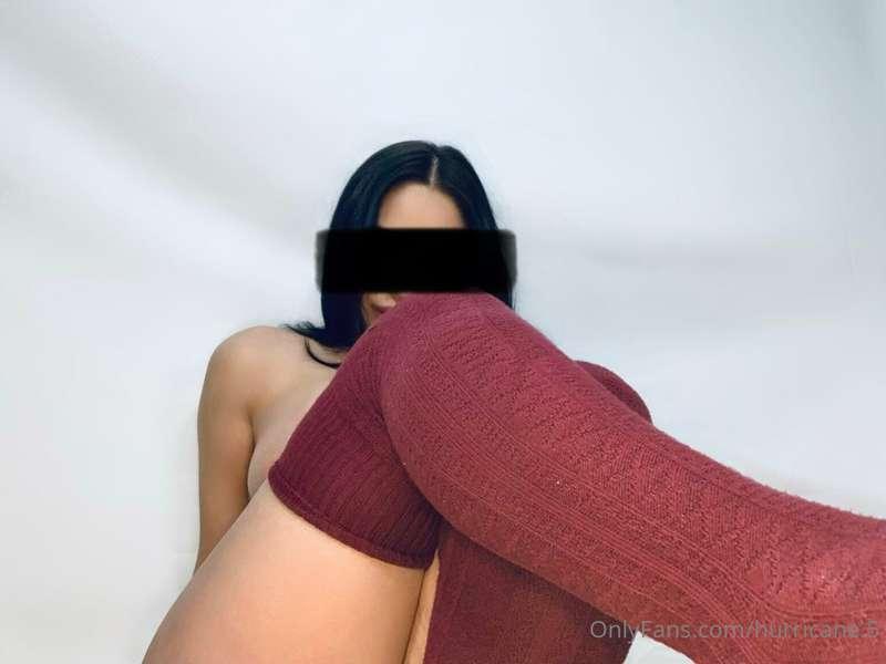 ## No clothes, only thigh high socks 😘 🎥