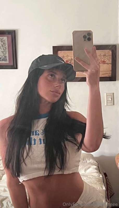 Good day to those who are single 🌷