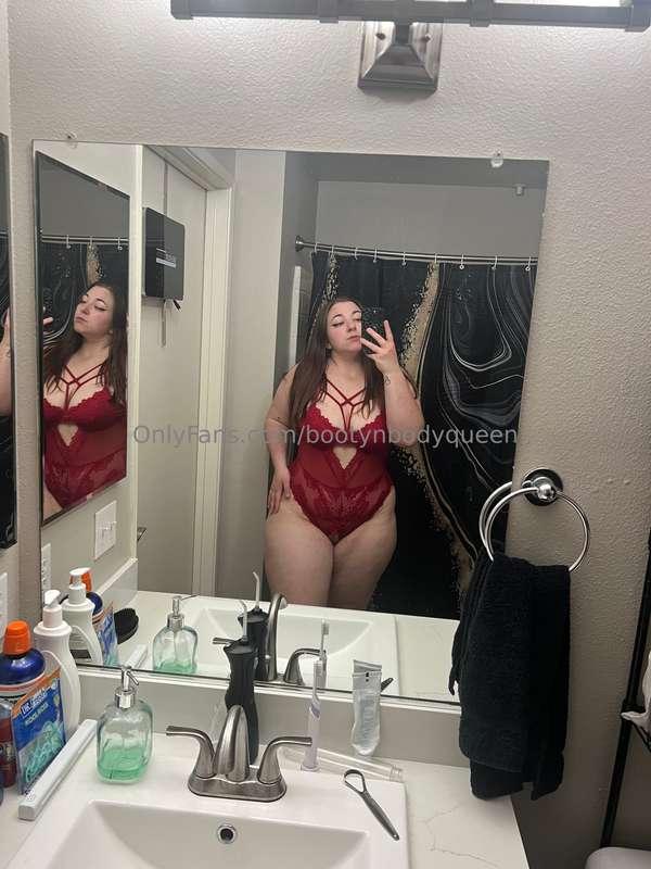 Does red look good on me?😊