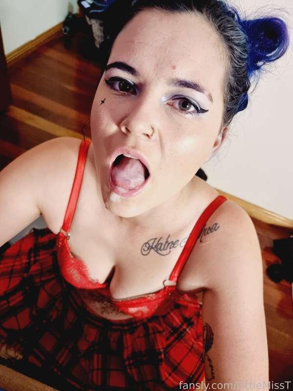 Can you cum right on my face while I have my mouth open 🤤🤤



#cumshot #creampie #blowjob #bj #pov #cum