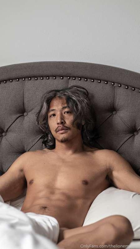 Who wants to enjoy a lazy day in bed with me?