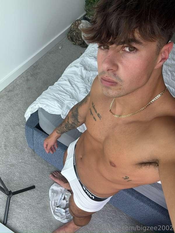 Would you get on your knees for me 😏