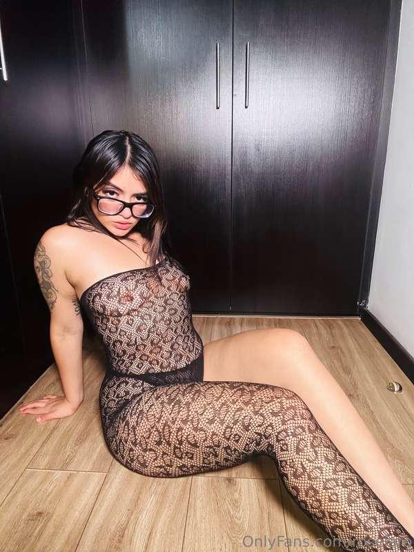 THIS MONTH I WILL HAVE THE BEST OFFERS WRITE ME TO DM daddy ..