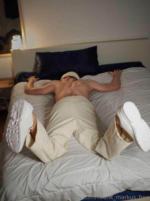 Anyone want tonight me a back massage? It’s so sore from the..