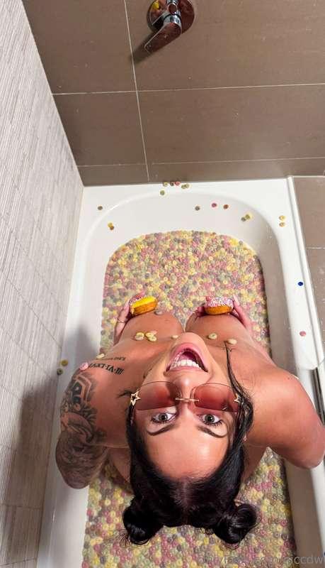 🍭🍪🍭🍬🍩🍪🍬Dropping some fun content in the DM’s very soon 💕