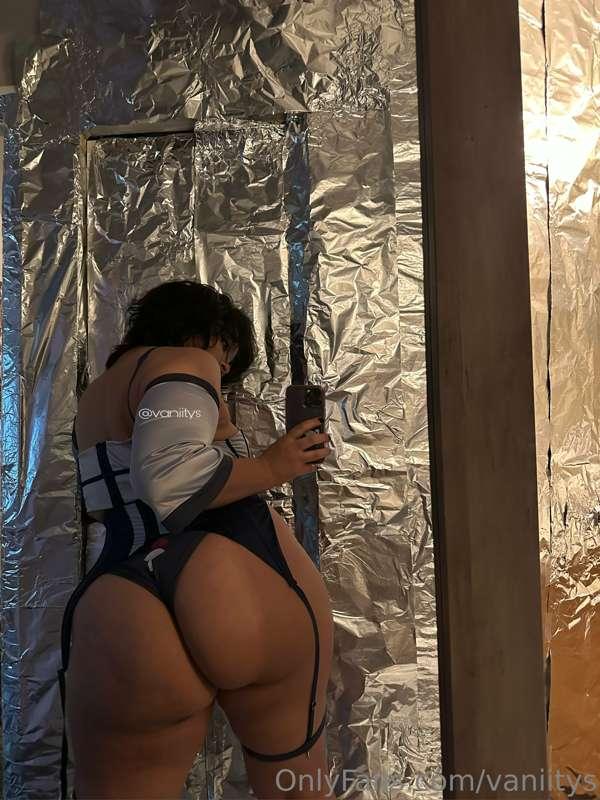 Front or back views??😈😈

🔥(A special sale on a dildo riding ..