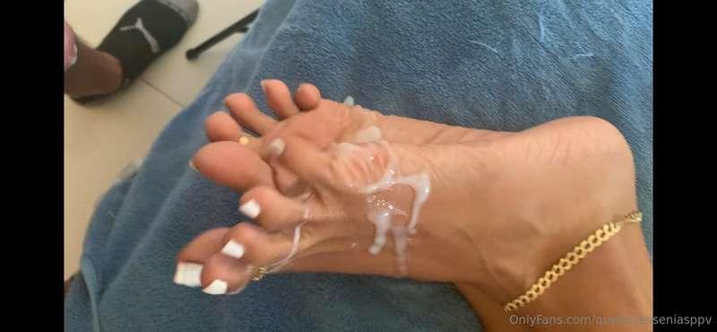 New cum on soles clip uploaded to my paid sub OF page. Lots ..