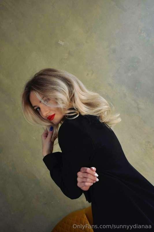 You looking at me like that is my favorite view💋