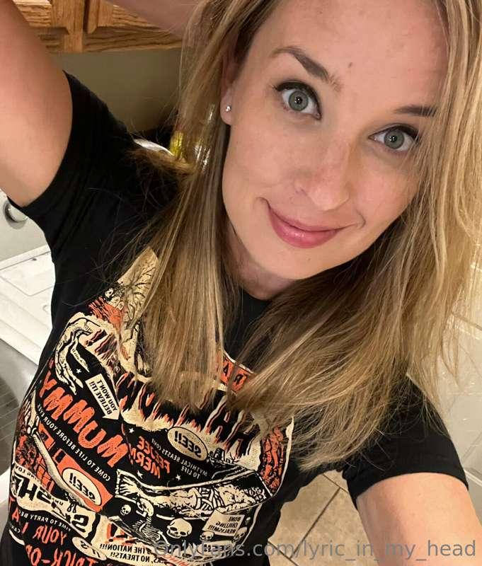 It was a long ass day. Who will help me relax?