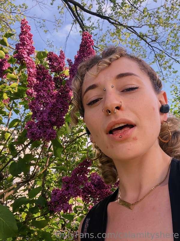 between handjobs at work, i go hang out with the flowers 🌸🥰