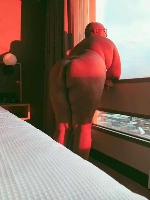 Hey babes! I’m in Montreal for a few days to reset and recha..