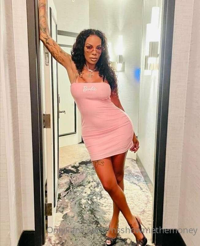 What do you think of my favorite dress?😉
