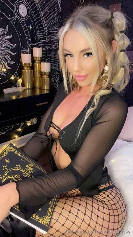 have u messaged me yet? 👀