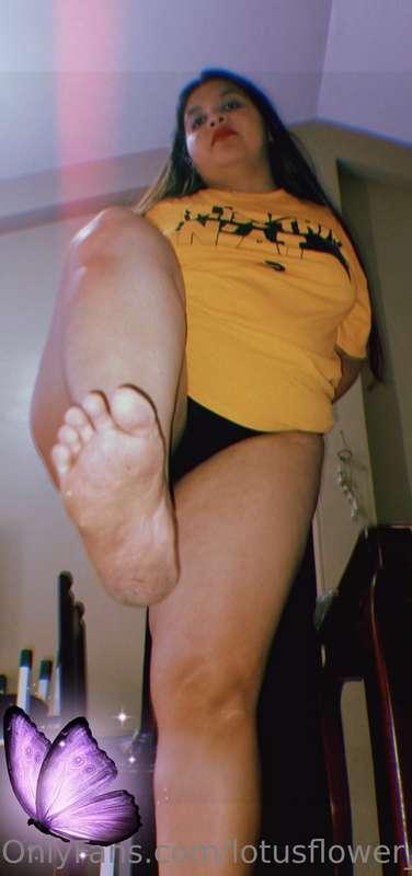 Oops, the sole of my foot got a little dirty.