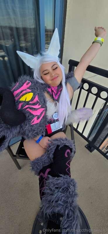 thicccthighsenpai image #1