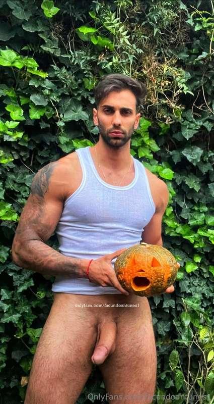Cuantos quisieran ser la calabaza? 😜🎃  How many would like t..