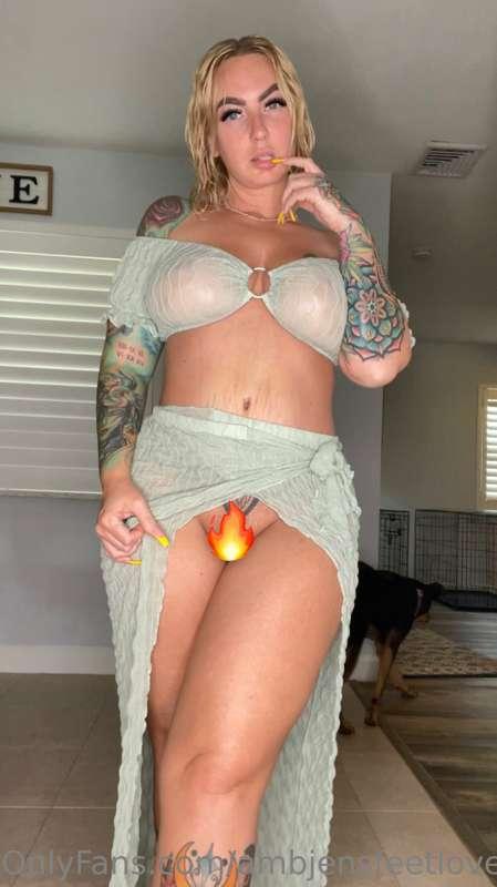 Showing off my new body with a quickie try on haul. Modeling..