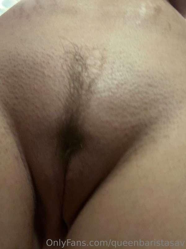 Who else loves a freshly tanned pussy? 😍