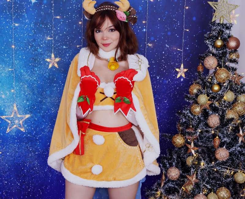🎄 🦌 Cute Deer Coming Soon... 🦌🎄