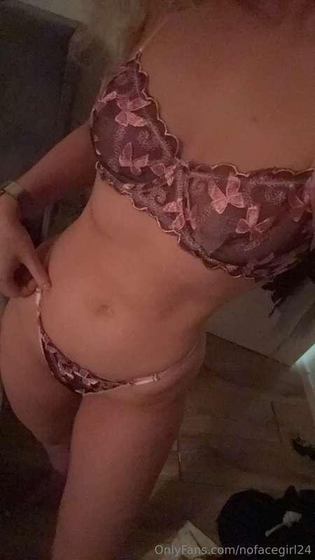 Good morning, loving this set from my latest haul 🩷 🎀 x