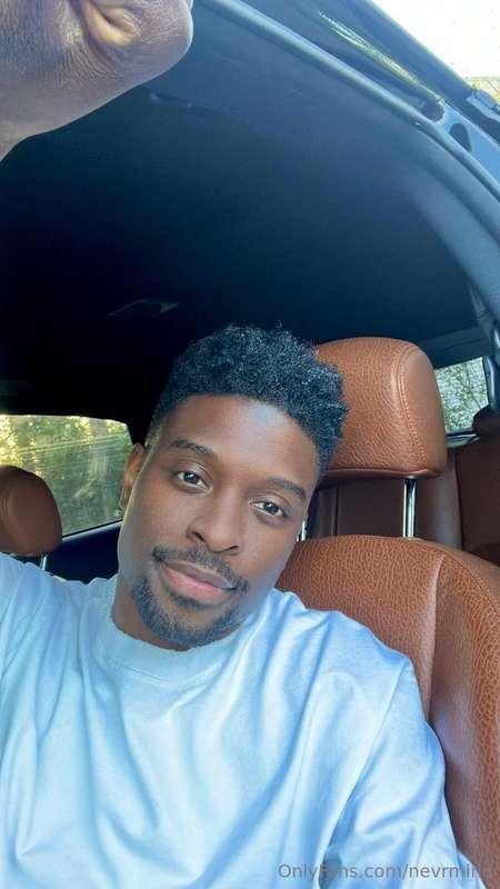 Hey Babe, what's on your mind today? 🌹 Let's chat 🌹